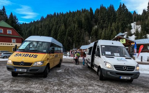 Skibus Pec pod Sněžkou mercedesy